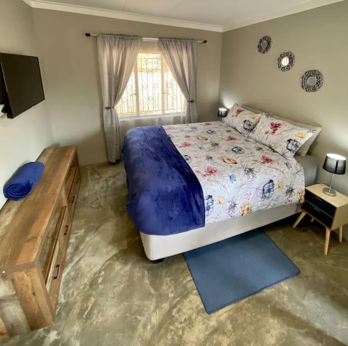Stellies Accommodation - Room 1 Keetmanshoop Eksteriør billede